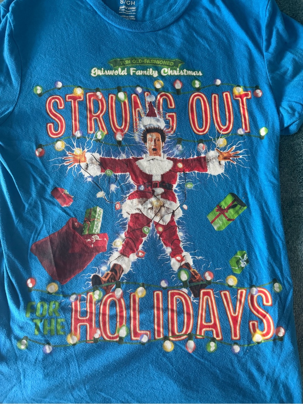 Blue 'Strung Out for the Holidays' Griswold Family Christmas T‑Shirt Size Small - Picture 2 of 4